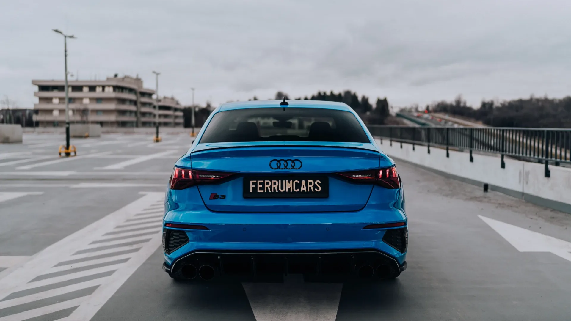 Kontakt i rezerwacja - Ferrum Cars